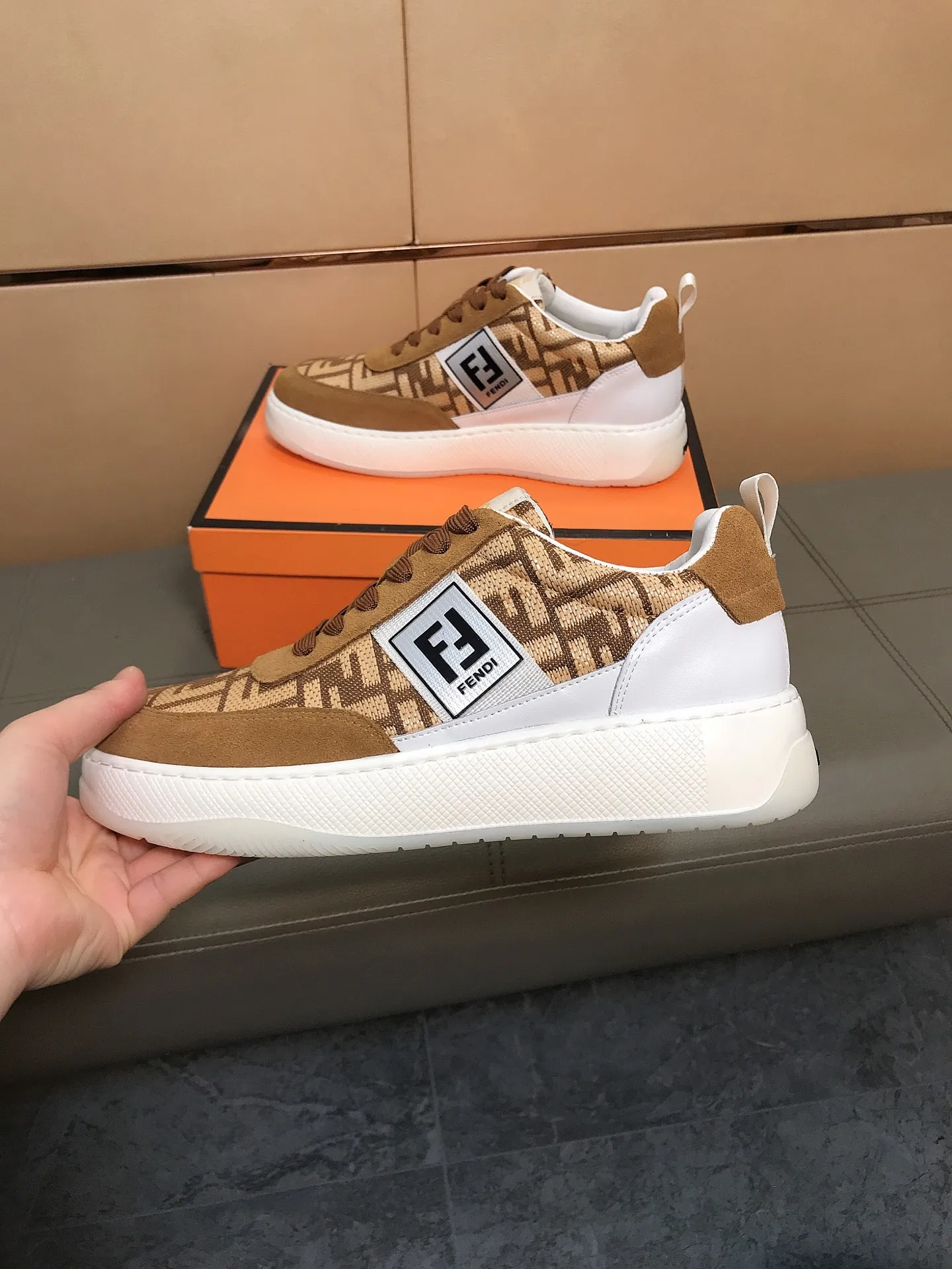 Ex-factory price 420 🔆🔆👉Fendi [Fendi] Men's new low-cut casual shoes are on the market🔥The shoe body is made of brand-specific printed fabric nubuck leather, with sheepskin lining for feet, breathable and does not cover the feet! Fashionable casual shoes 🙈Outsole is ultra-light, non-slip and wear-resistant👣 Standard size 38-44